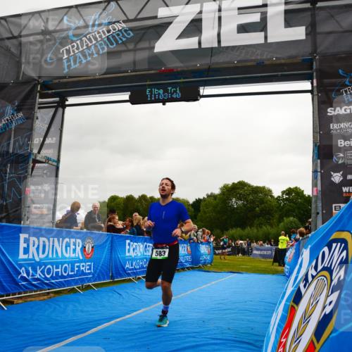30.08.2026 - Elbe Triathlon Hamburg LAZAROV Photography http://msf.ph/oto/10080058 30.08.2026 11:03:41 Ziel 583 meine-sportfotos.de