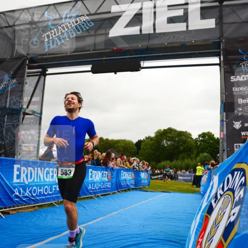 30.08.2026 - Elbe Triathlon Hamburg LAZAROV Photography http://msf.ph/oto/10080061 30.08.2026 11:03:42 Ziel 583 meine-sportfotos.de