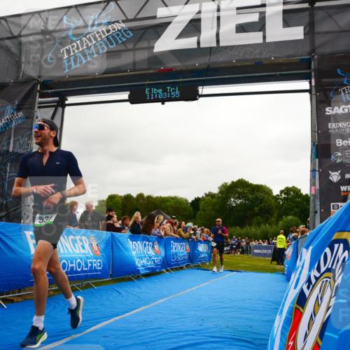 30.08.2026 - Elbe Triathlon Hamburg LAZAROV Photography http://msf.ph/oto/10080066 30.08.2026 11:03:56 Ziel 483, 531, 642, 664 meine-sportfotos.de