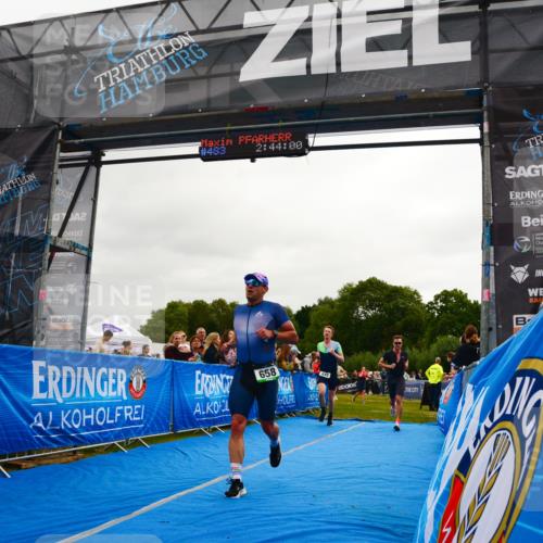 30.08.2026 - Elbe Triathlon Hamburg LAZAROV Photography http://msf.ph/oto/10080084 30.08.2026 11:04:05 Ziel 449, 642, 658, 664, 1897 meine-sportfotos.de
