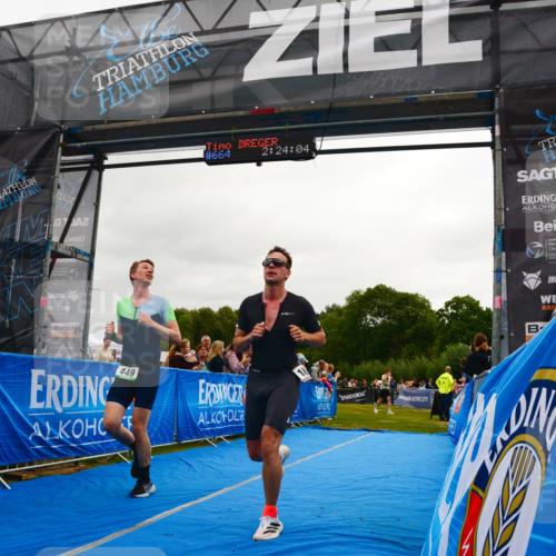 30.08.2026 - Elbe Triathlon Hamburg LAZAROV Photography http://msf.ph/oto/10080093 30.08.2026 11:04:07 Ziel 449, 642, 658, 1897 meine-sportfotos.de