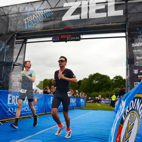 30.08.2026 - Elbe Triathlon Hamburg LAZAROV Photography http://msf.ph/oto/10080094 30.08.2026 11:04:07 Ziel 449, 642, 658, 1897 meine-sportfotos.de