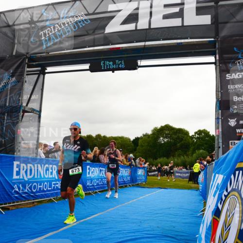 30.08.2026 - Elbe Triathlon Hamburg LAZAROV Photography http://msf.ph/oto/10080104 30.08.2026 11:04:48 Ziel 299, 673 meine-sportfotos.de