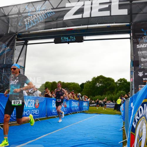 30.08.2026 - Elbe Triathlon Hamburg LAZAROV Photography http://msf.ph/oto/10080106 30.08.2026 11:04:48 Ziel 299, 673 meine-sportfotos.de