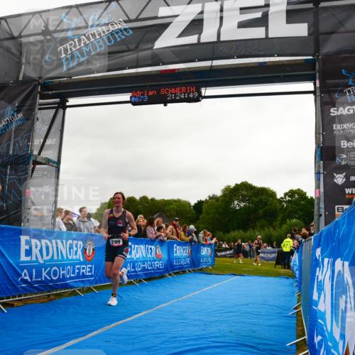 30.08.2026 - Elbe Triathlon Hamburg LAZAROV Photography http://msf.ph/oto/10080108 30.08.2026 11:04:48 Ziel 299, 673 meine-sportfotos.de
