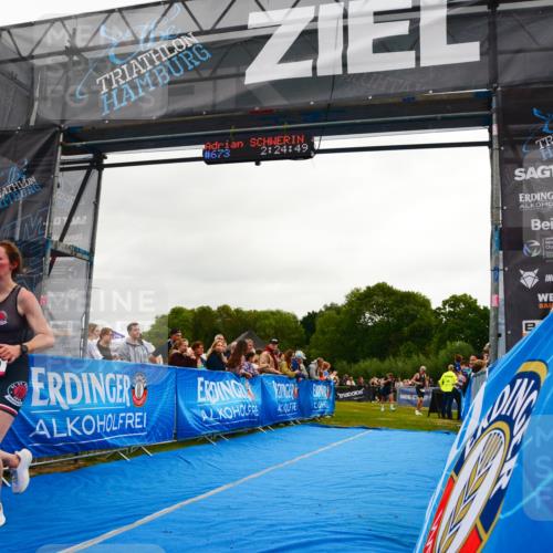 30.08.2026 - Elbe Triathlon Hamburg LAZAROV Photography http://msf.ph/oto/10080113 30.08.2026 11:04:49 Ziel 299, 673 meine-sportfotos.de