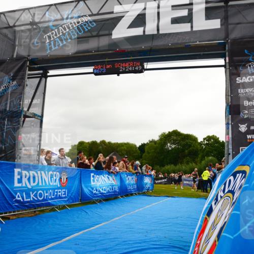 30.08.2026 - Elbe Triathlon Hamburg LAZAROV Photography http://msf.ph/oto/10080114 30.08.2026 11:04:49 Ziel 299, 673 meine-sportfotos.de