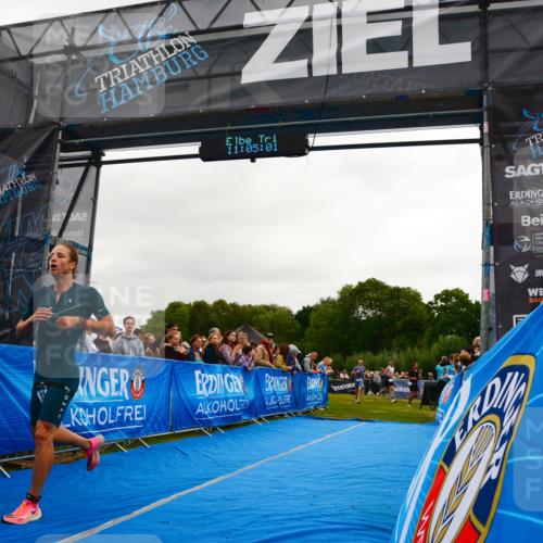30.08.2026 - Elbe Triathlon Hamburg LAZAROV Photography http://msf.ph/oto/10080117 30.08.2026 11:05:02 Ziel 554, 1031 meine-sportfotos.de