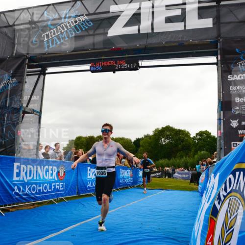 30.08.2026 - Elbe Triathlon Hamburg LAZAROV Photography http://msf.ph/oto/10080133 30.08.2026 11:05:17 Ziel 656, 698, 1008 meine-sportfotos.de