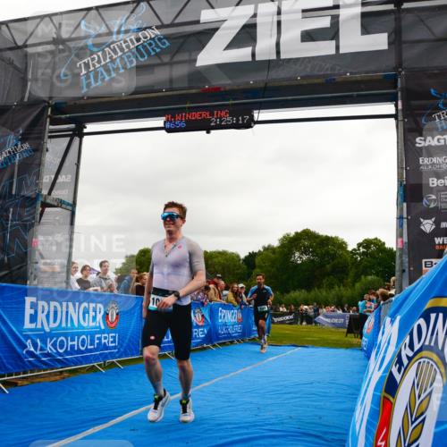 30.08.2026 - Elbe Triathlon Hamburg LAZAROV Photography http://msf.ph/oto/10080134 30.08.2026 11:05:17 Ziel 656, 698, 1008 meine-sportfotos.de
