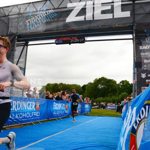 30.08.2026 - Elbe Triathlon Hamburg LAZAROV Photography http://msf.ph/oto/10080138 30.08.2026 11:05:18 Ziel 656, 698, 1008 meine-sportfotos.de