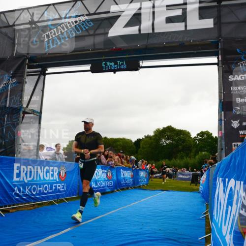 30.08.2026 - Elbe Triathlon Hamburg LAZAROV Photography http://msf.ph/oto/10080148 30.08.2026 11:05:49 Ziel 414, 747 meine-sportfotos.de