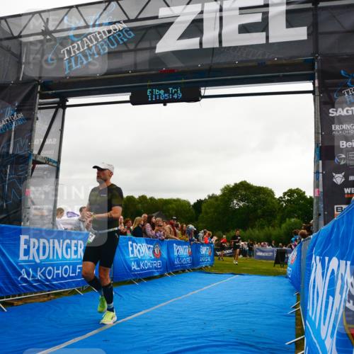 30.08.2026 - Elbe Triathlon Hamburg LAZAROV Photography http://msf.ph/oto/10080149 30.08.2026 11:05:50 Ziel 414, 431, 747 meine-sportfotos.de