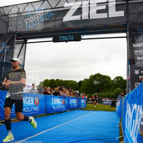 30.08.2026 - Elbe Triathlon Hamburg LAZAROV Photography http://msf.ph/oto/10080151 30.08.2026 11:05:50 Ziel 414, 431, 747 meine-sportfotos.de