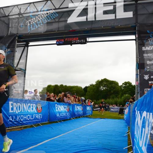 30.08.2026 - Elbe Triathlon Hamburg LAZAROV Photography http://msf.ph/oto/10080152 30.08.2026 11:05:50 Ziel 414, 431, 747 meine-sportfotos.de