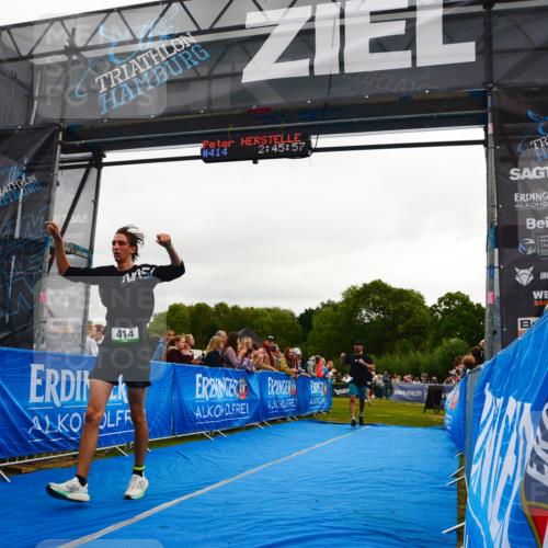 30.08.2026 - Elbe Triathlon Hamburg LAZAROV Photography http://msf.ph/oto/10080155 30.08.2026 11:05:56 Ziel 414, 431, 671, 779 meine-sportfotos.de