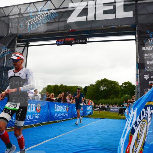 30.08.2026 - Elbe Triathlon Hamburg LAZAROV Photography http://msf.ph/oto/10080171 30.08.2026 11:06:04 Ziel 671, 779 meine-sportfotos.de