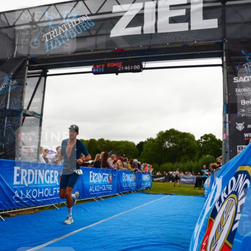 30.08.2026 - Elbe Triathlon Hamburg LAZAROV Photography http://msf.ph/oto/10080173 30.08.2026 11:06:05 Ziel 671, 779 meine-sportfotos.de