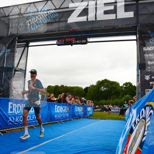 30.08.2026 - Elbe Triathlon Hamburg LAZAROV Photography http://msf.ph/oto/10080174 30.08.2026 11:06:05 Ziel 671, 779 meine-sportfotos.de