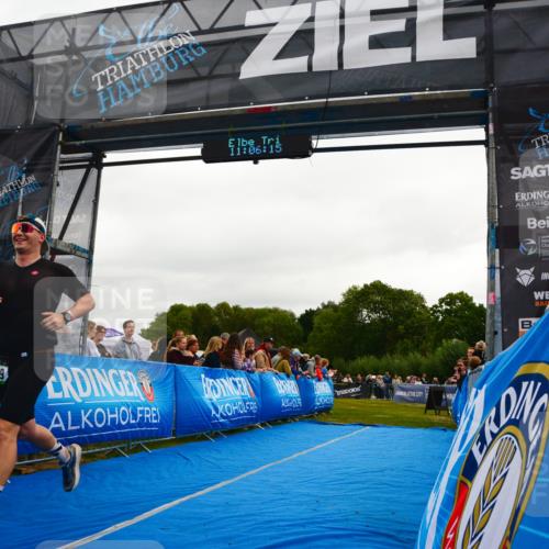 30.08.2026 - Elbe Triathlon Hamburg LAZAROV Photography http://msf.ph/oto/10080180 30.08.2026 11:06:17 Ziel 609 meine-sportfotos.de