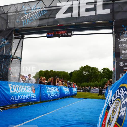 30.08.2026 - Elbe Triathlon Hamburg LAZAROV Photography http://msf.ph/oto/10080183 30.08.2026 11:06:17 Ziel 609 meine-sportfotos.de
