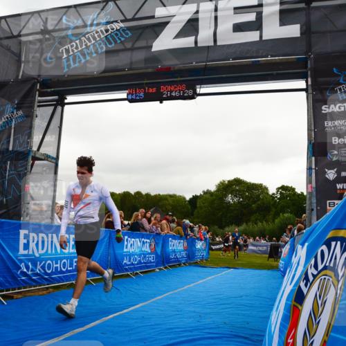 30.08.2026 - Elbe Triathlon Hamburg LAZAROV Photography http://msf.ph/oto/10080184 30.08.2026 11:06:27 Ziel 425, 482, 628 meine-sportfotos.de