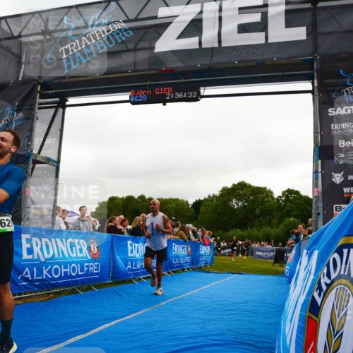 30.08.2026 - Elbe Triathlon Hamburg LAZAROV Photography http://msf.ph/oto/10080194 30.08.2026 11:06:33 Ziel 482, 628, 675, 1067 meine-sportfotos.de
