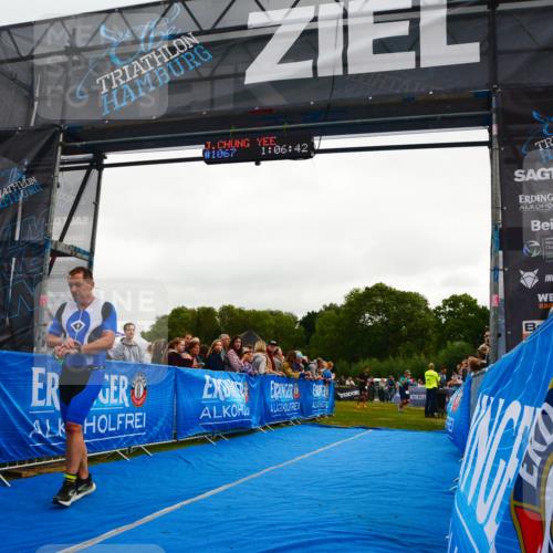 30.08.2026 - Elbe Triathlon Hamburg LAZAROV Photography http://msf.ph/oto/10080213 30.08.2026 11:06:53 Ziel 289 meine-sportfotos.de