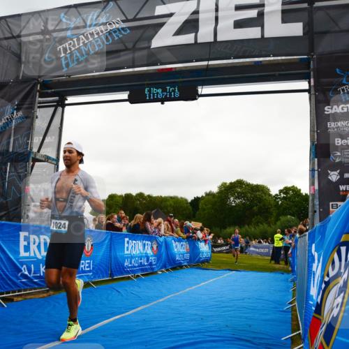 30.08.2026 - Elbe Triathlon Hamburg LAZAROV Photography http://msf.ph/oto/10080219 30.08.2026 11:07:19 Ziel 488, 1024 meine-sportfotos.de
