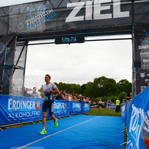 30.08.2026 - Elbe Triathlon Hamburg LAZAROV Photography http://msf.ph/oto/10080235 30.08.2026 11:07:35 Ziel 728 meine-sportfotos.de