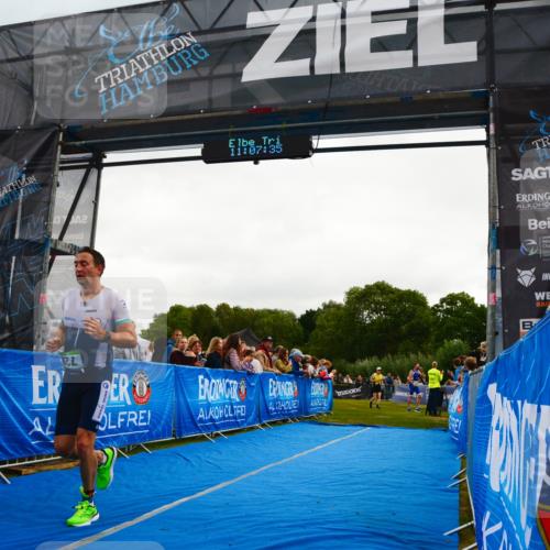 30.08.2026 - Elbe Triathlon Hamburg LAZAROV Photography http://msf.ph/oto/10080238 30.08.2026 11:07:36 Ziel 728 meine-sportfotos.de