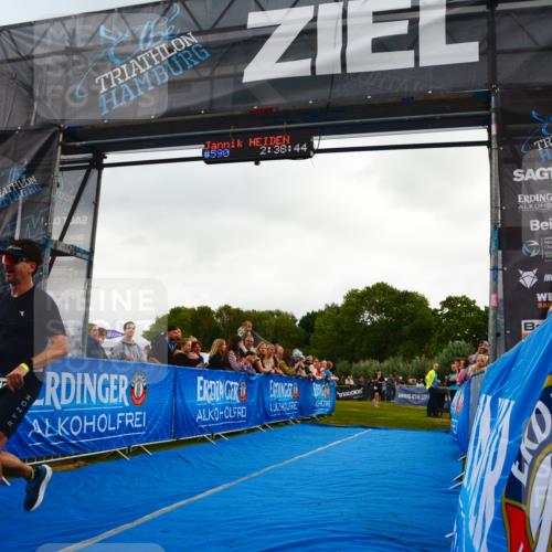 30.08.2026 - Elbe Triathlon Hamburg LAZAROV Photography http://msf.ph/oto/10080265 30.08.2026 11:08:45 Ziel 555, 590, 655, 1260 meine-sportfotos.de