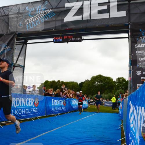 30.08.2026 - Elbe Triathlon Hamburg LAZAROV Photography http://msf.ph/oto/10080270 30.08.2026 11:08:54 Ziel 503, 555, 746, 1042 meine-sportfotos.de