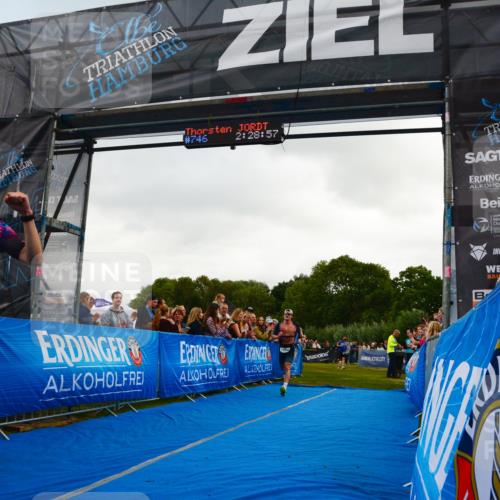30.08.2026 - Elbe Triathlon Hamburg LAZAROV Photography http://msf.ph/oto/10080291 30.08.2026 11:09:06 Ziel 633, 1098 meine-sportfotos.de
