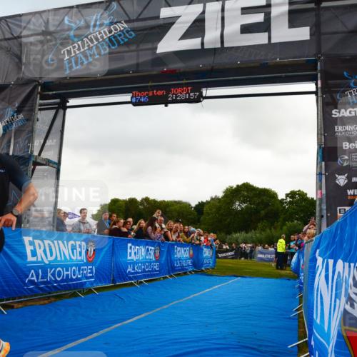 30.08.2026 - Elbe Triathlon Hamburg LAZAROV Photography http://msf.ph/oto/10080298 30.08.2026 11:09:08 Ziel 633, 1098 meine-sportfotos.de