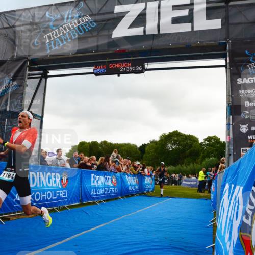 30.08.2026 - Elbe Triathlon Hamburg LAZAROV Photography http://msf.ph/oto/10080342 30.08.2026 11:09:43 Ziel 569, 624, 1164 meine-sportfotos.de