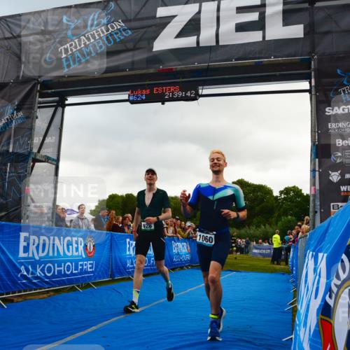 30.08.2026 - Elbe Triathlon Hamburg LAZAROV Photography http://msf.ph/oto/10080352 30.08.2026 11:09:56 Ziel 626, 1060 meine-sportfotos.de