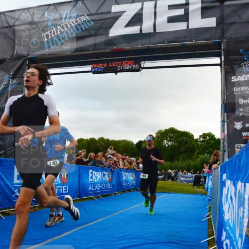 30.08.2026 - Elbe Triathlon Hamburg LAZAROV Photography http://msf.ph/oto/10080423 30.08.2026 11:11:18 Ziel 440, 665, 1010 meine-sportfotos.de