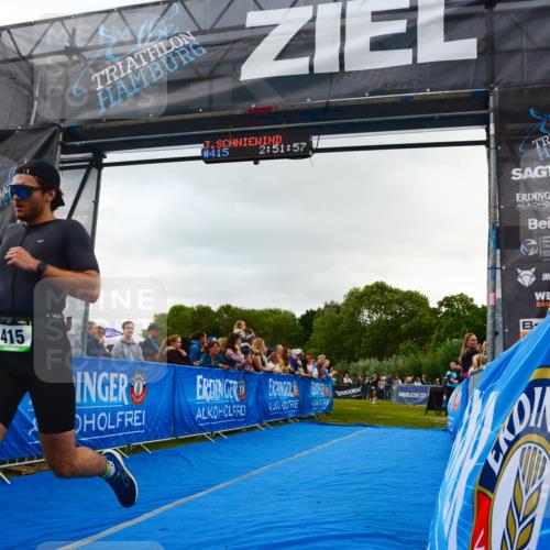 30.08.2026 - Elbe Triathlon Hamburg LAZAROV Photography http://msf.ph/oto/10080442 30.08.2026 11:11:56 Ziel 415, 558 meine-sportfotos.de