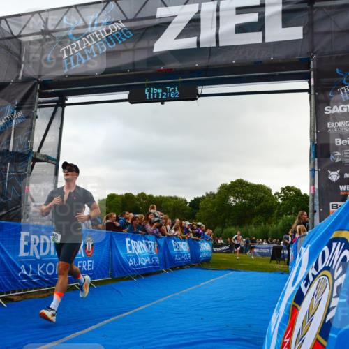 30.08.2026 - Elbe Triathlon Hamburg LAZAROV Photography http://msf.ph/oto/10080445 30.08.2026 11:12:03 Ziel 521, 558 meine-sportfotos.de