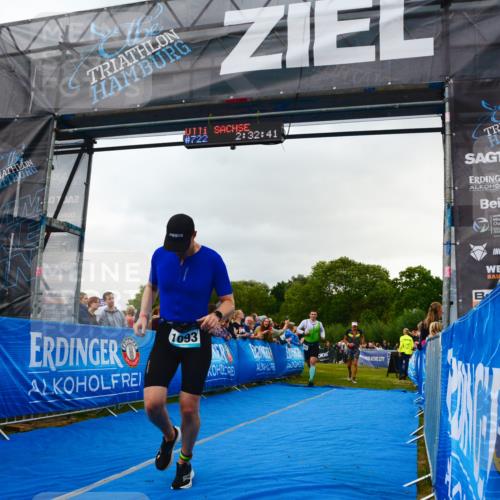 30.08.2026 - Elbe Triathlon Hamburg LAZAROV Photography http://msf.ph/oto/10080499 30.08.2026 11:12:50 Ziel 773, 1093, 1097 meine-sportfotos.de