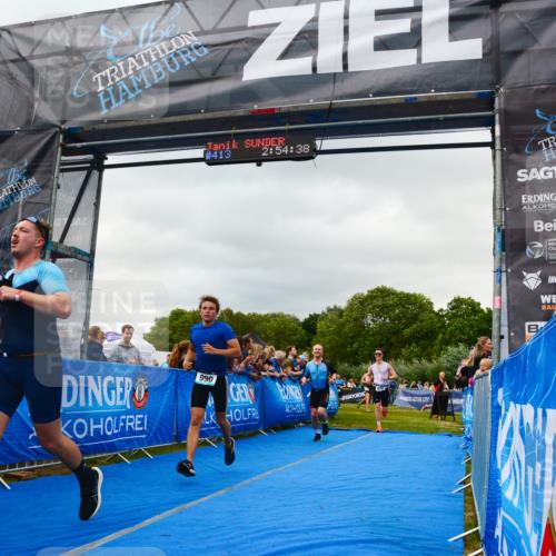 30.08.2026 - Elbe Triathlon Hamburg LAZAROV Photography http://msf.ph/oto/10080651 30.08.2026 11:14:41 Ziel 497, 600, 606, 640, 990, 1054, 1058 meine-sportfotos.de