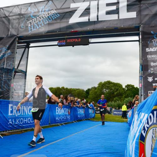 30.08.2026 - Elbe Triathlon Hamburg LAZAROV Photography http://msf.ph/oto/10080676 30.08.2026 11:14:56 Ziel 492, 500, 619 meine-sportfotos.de