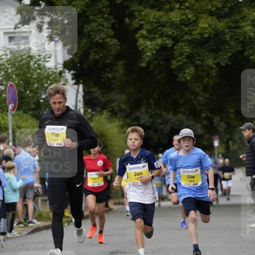 30.08.2026 - Blankeneser Heldenlauf Patografie http://msf.ph/oto/10080750 30.08.2026 09:43:07 Ziel 1025, 1047, 1129, 1209, 1210, 1425, 1623, 1624, 1663, 1718, 1777 meine-sportfotos.de