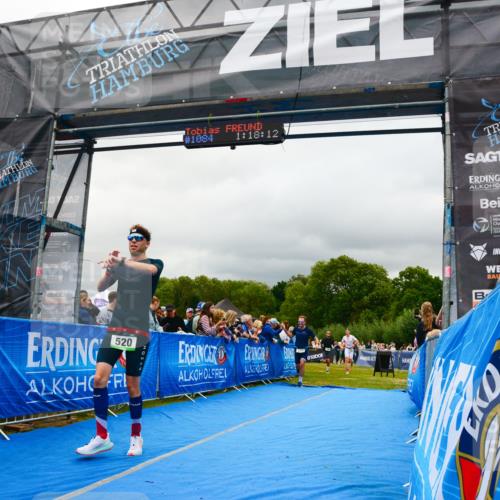 30.08.2026 - Elbe Triathlon Hamburg LAZAROV Photography http://msf.ph/oto/10080956 30.08.2026 11:18:21 Ziel 520, 548, 577, 1052 meine-sportfotos.de