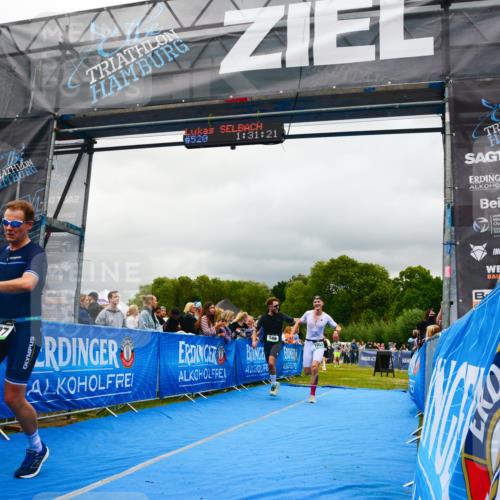 30.08.2026 - Elbe Triathlon Hamburg LAZAROV Photography http://msf.ph/oto/10080971 30.08.2026 11:18:25 Ziel 548, 577, 1052 meine-sportfotos.de