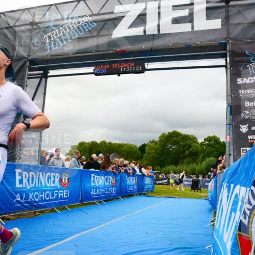 30.08.2026 - Elbe Triathlon Hamburg LAZAROV Photography http://msf.ph/oto/10080988 30.08.2026 11:18:27 Ziel 548, 577, 1052 meine-sportfotos.de