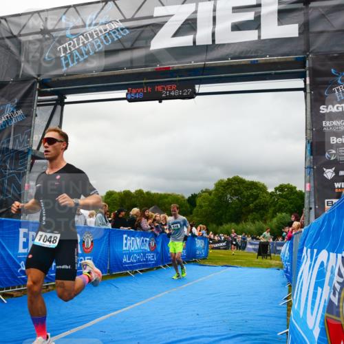 30.08.2026 - Elbe Triathlon Hamburg LAZAROV Photography http://msf.ph/oto/10080993 30.08.2026 11:18:37 Ziel 516, 1048, 1076 meine-sportfotos.de