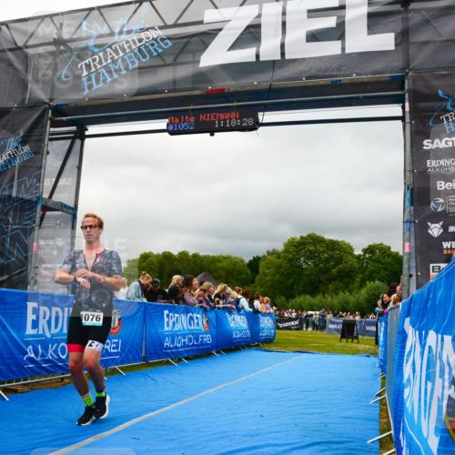 30.08.2026 - Elbe Triathlon Hamburg LAZAROV Photography http://msf.ph/oto/10081015 30.08.2026 11:18:43 Ziel 1076 meine-sportfotos.de