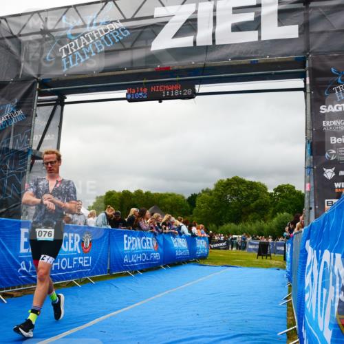30.08.2026 - Elbe Triathlon Hamburg LAZAROV Photography http://msf.ph/oto/10081016 30.08.2026 11:18:43 Ziel 1076 meine-sportfotos.de